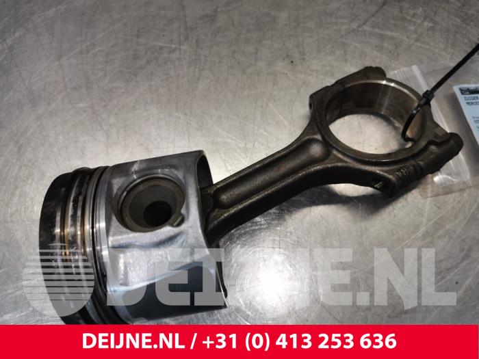 Gebruikte Zuiger Mercedes Vito (447.6) 1.6 111 CDI 16V Prijs € 121,00 Inclusief btw aangeboden door van Deijne Onderdelen Uden B.V.