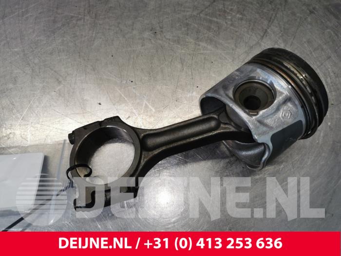 Gebruikte Zuiger Mercedes Vito (447.6) 1.6 111 CDI 16V Prijs € 121,00 Inclusief btw aangeboden door van Deijne Onderdelen Uden B.V.