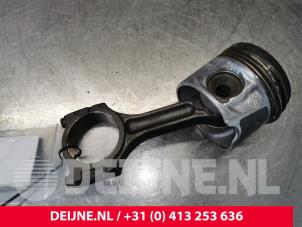 Gebruikte Zuiger Mercedes Vito (447.6) 1.6 111 CDI 16V Prijs € 121,00 Inclusief btw aangeboden door van Deijne Onderdelen Uden B.V.