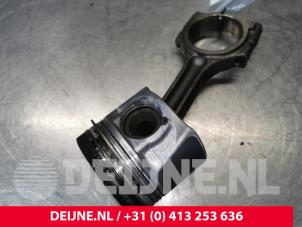 Mercedes Vito Piston O155165 photo 2