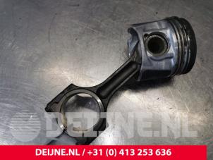 Gebruikte Zuiger Mercedes Vito (447.6) 1.6 111 CDI 16V Prijs € 121,00 Inclusief btw aangeboden door van Deijne Onderdelen Uden B.V.