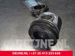 Mercedes Vito Piston O155165 photo 3
