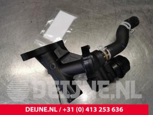 Mercedes Vito Thermostat housing O155168 photo 3