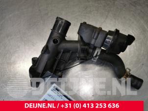 Mercedes Vito Thermostat housing O155168 photo 2