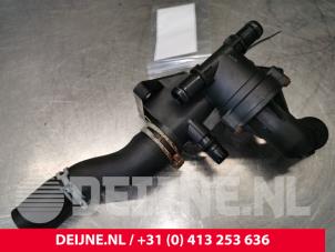 Gebruikte Thermostaathuis Mercedes Vito (447.6) 1.6 111 CDI 16V Prijs € 72,60 Inclusief btw aangeboden door van Deijne Onderdelen Uden B.V.