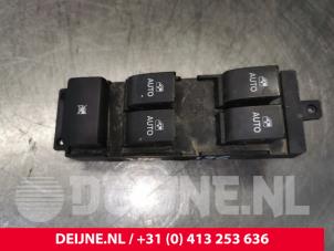 Gebruikte Ruit schakelaar elektrisch Opel Antara (LA6) 2.2 CDTI 16V 4x2 Prijs € 30,00 Margeregeling aangeboden door van Deijne Onderdelen Uden B.V.