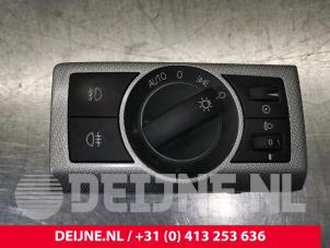 Gebruikte Licht Schakelaar Opel Antara (LA6) 2.2 CDTI 16V 4x2 Prijs € 30,00 Margeregeling aangeboden door van Deijne Onderdelen Uden B.V.
