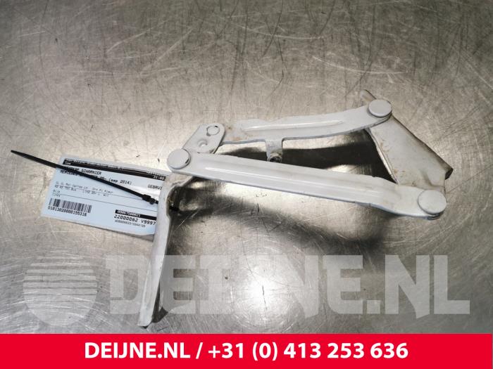Motorkap Scharnier van een Mercedes-Benz Sprinter 3,5t (906.63) 316 CDI 16V 2014