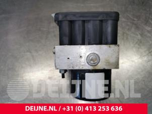 Volvo V50 ABS pump O155329 photo 2