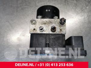 Volvo V50 ABS pump O155329 photo 3