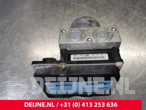 Mercedes Vito ABS Pomp O155353 foto 2