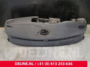 Gebruikte Dashboard Volvo V60 I (FW/GW) 2.4 D6 20V AWD Twin Engine Plug-in Hybrid Prijs € 600,00 Margeregeling aangeboden door van Deijne Onderdelen Uden B.V.