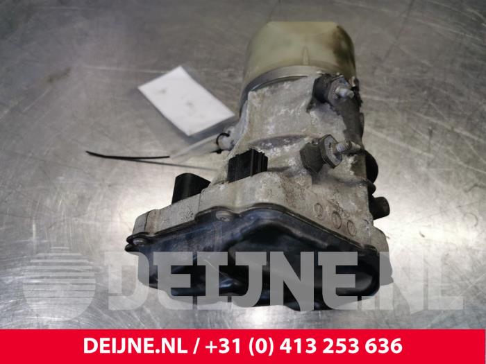 Stuurpomp van een Volvo XC60 I (DZ) 2.4 D3/D4 20V AWD 2012