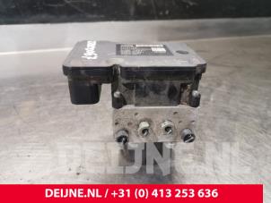 Volvo V70 ABS pump O155741 photo 2