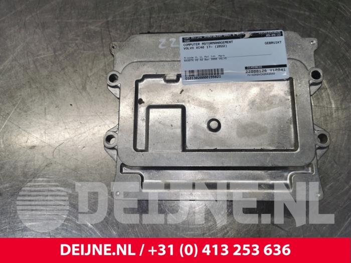 Volvo XC40 Engine management computer O155821