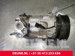 Gebruikte Aircopomp Volvo XC40 (XZ) 2.0 B4 16V Mild Hybrid Geartronic AWD Prijs € 175,00 Margeregeling aangeboden door van Deijne Onderdelen Uden B.V.
