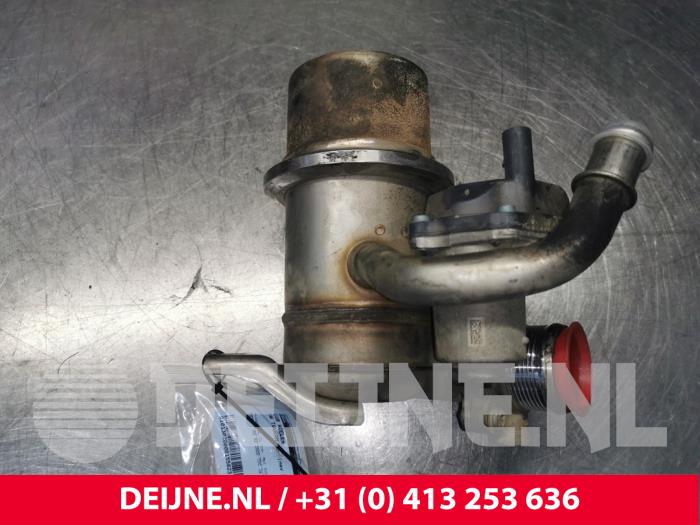Gebruikte EGR koeler Volkswagen Touran (5T1) 2.0 TDI 150 Prijs € 65,00 Margeregeling aangeboden door van Deijne Onderdelen Uden B.V.