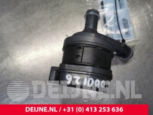 Volvo XC40 Water pump O155836 photo 2