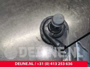 Volvo XC40 Water pump O155836 photo 3