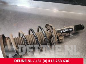 Volvo XC40 Schokdemperpoot rechts-voor O155849 foto 2