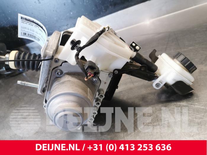 Volvo XC40 Master cylinder O155870