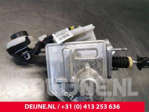 Volvo XC40 Master cylinder O155870 photo 2