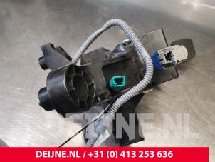 Opel Vivaro Kupplungspedal O155874 foto 2