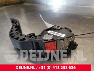 Opel Vivaro Gaspedaal O155880 foto 2