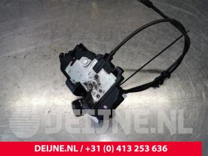 Renault Master Türschlossmechanik 2-türig rechts O156185 foto 3