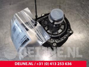 Volvo XC40 Zusätzliche Wasserpumpe O156511 foto 2