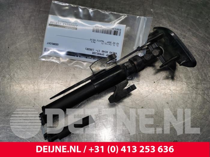 Volvo XC40 Scheinwerfersprüher O156522