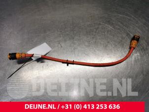 Gebruikte HV kabel (hoog voltage) Volvo XC40 (XZ) 1.5 T3 Plug-in Hybrid 12V Prijs op aanvraag aangeboden door van Deijne Onderdelen Uden B.V.