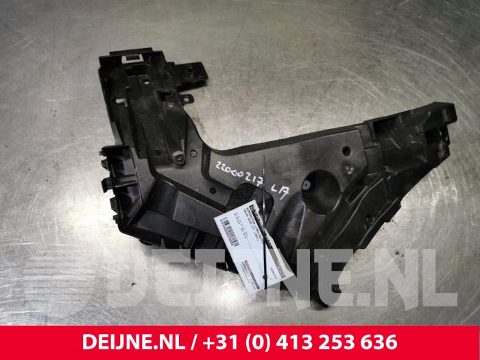 Volvo XC40 Bumpersteun links-achter O156559
