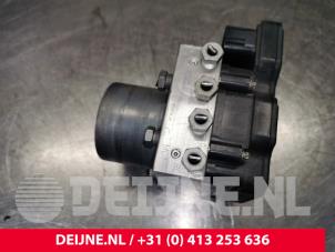 Volvo XC40 ABS Pumpe O156560 foto 3