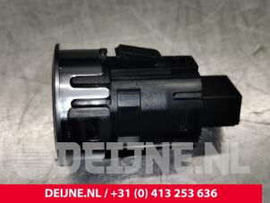 Volvo XC40 Start/stop switch O156561 photo 2