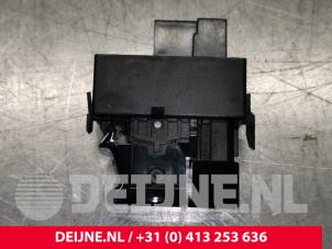 Volvo XC40 Handrem schakelaar O156566 foto 2