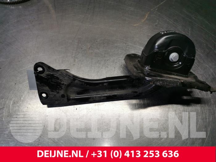 Volvo XC40 Draagarm rechts-achter O156635