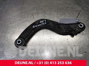 Gebruikte Draagarm boven links-achter Volvo XC40 (XZ) 1.5 T4 Plug-in Hybrid 12V Prijs € 40,00 Margeregeling aangeboden door van Deijne Onderdelen Uden B.V.