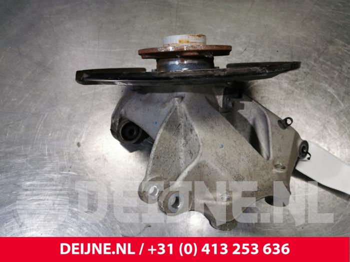 Volvo XC40 Fusee rechts-achter O156649