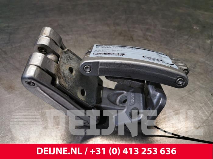 Volkswagen Crafter Scharnier Tür links hinten O156683
