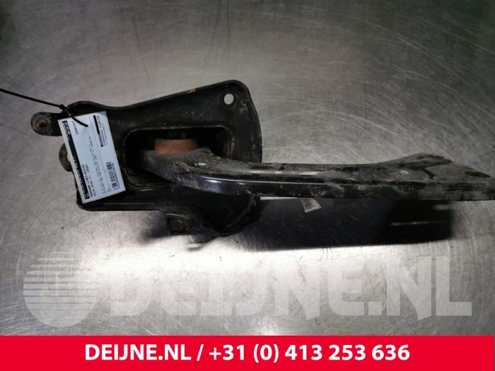 Volvo XC40 Draagarm links-achter O156748
