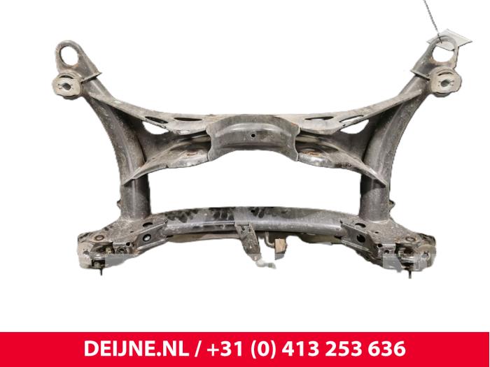 Volvo XC40 Draagbalk achter O156754