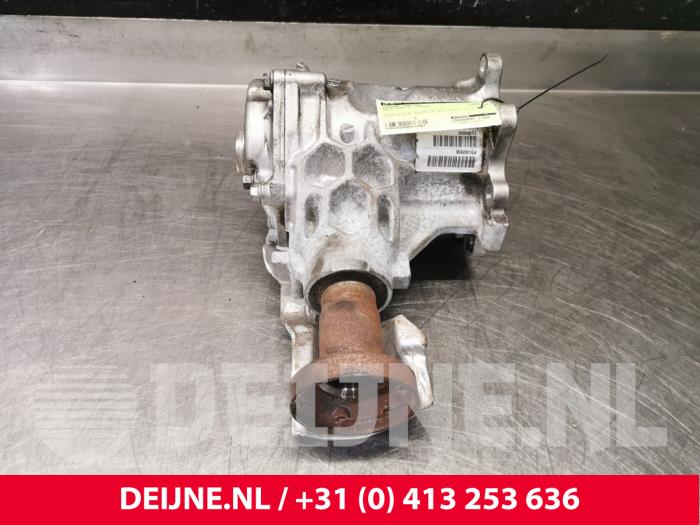 Gebruikte Tussenbak 4x4 Volvo XC60 II (UZ) 2.0 D4 16V AWD Prijs € 600,00 Margeregeling aangeboden door van Deijne Onderdelen Uden B.V.