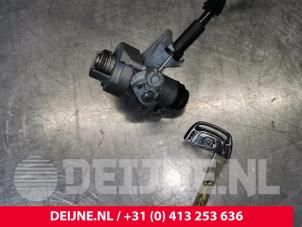 Audi S8 Tailgate lock mechanism O157002 photo 2