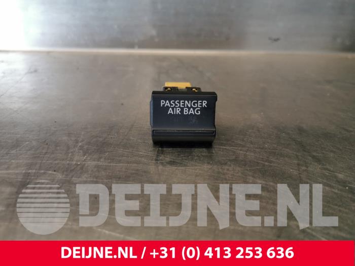 Volkswagen Amarok Airbag controle lampje O157006