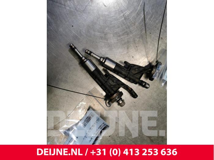 Gebruikte Verstuiver (diesel) BMW 3 serie (F30) 318i 1.5 TwinPower Turbo 12V Prijs € 70,00 Margeregeling aangeboden door van Deijne Onderdelen Uden B.V.