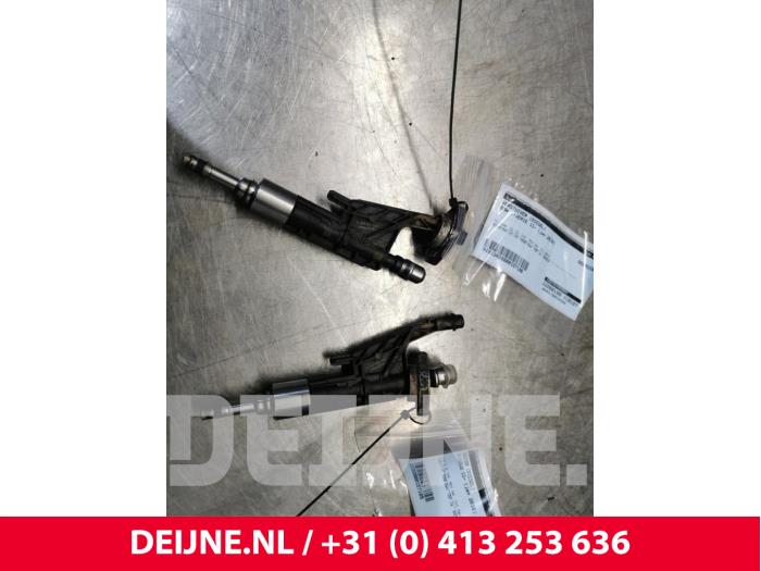 Gebruikte Verstuiver (diesel) BMW 3 serie (F30) 318i 1.5 TwinPower Turbo 12V Prijs € 70,00 Margeregeling aangeboden door van Deijne Onderdelen Uden B.V.