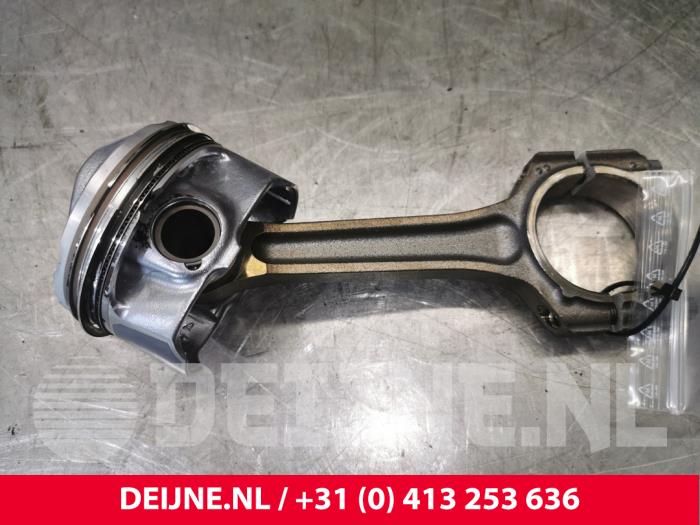 Gebruikte Zuiger Ford Transit Courier 1.0 Ti-VCT EcoBoost 12V Prijs € 30,25 Inclusief btw aangeboden door van Deijne Onderdelen Uden B.V.