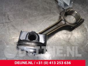Ford Transit Courier Zuiger O157210 foto 2