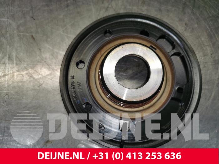 Gebruikte Poelie Krukas Ford Transit Courier 1.0 Ti-VCT EcoBoost 12V Prijs € 48,40 Inclusief btw aangeboden door van Deijne Onderdelen Uden B.V.